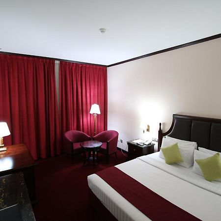 Grand Mayfair Hotel Dubai Exteriör bild