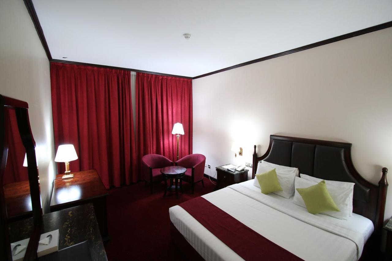 Grand Mayfair Hotel Dubai Exteriör bild